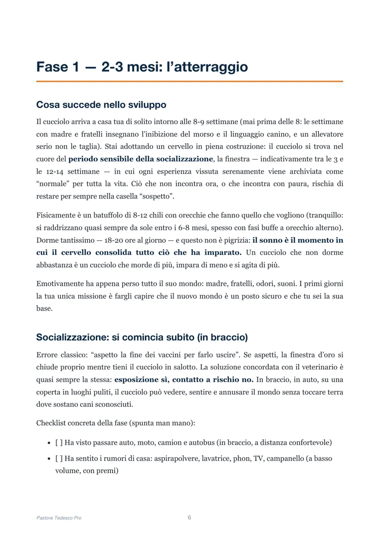 Una pagina della guida Cucciolo Premium: fase 1, 2-3 mesi, con la socializzazione in braccio e l'errore di aspettare la fine dei vaccini